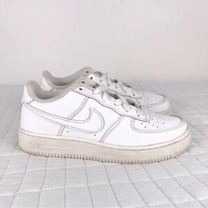 Nike Air Force 1 Sneaker Shoe in White Size 5.5 Y